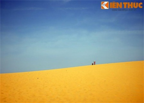 Cảnh siêu thực của sa mạc cát khổng lồ ở Bình Thuận